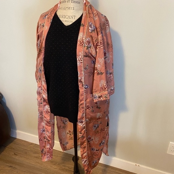 2/$30 Bleuh Ciel Pink Floral Asian Kimono Style Duster Cardigan w Tie Size Small - Picture 4 of 4